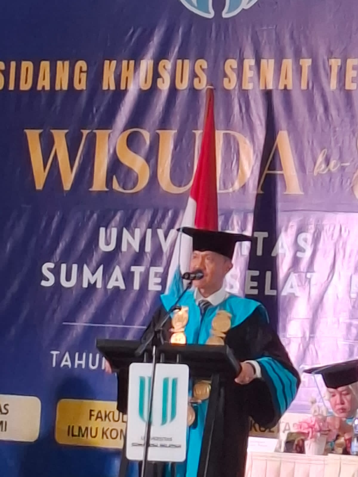 Wisuda ke-8 USS, Wagub dan Rektor Dorong Lulusan Cipta Lapangan Kerja